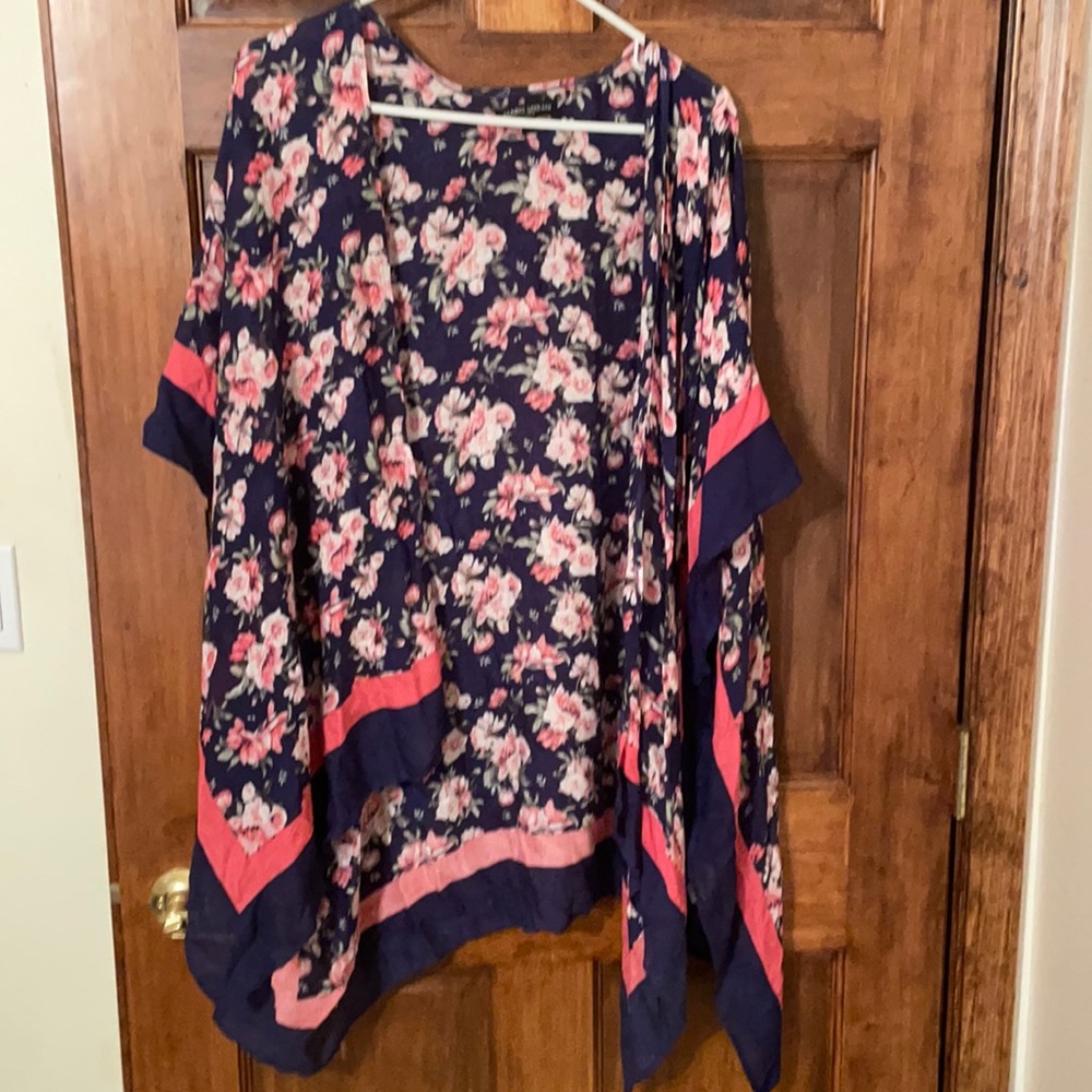 One size fits all- floral cover up.